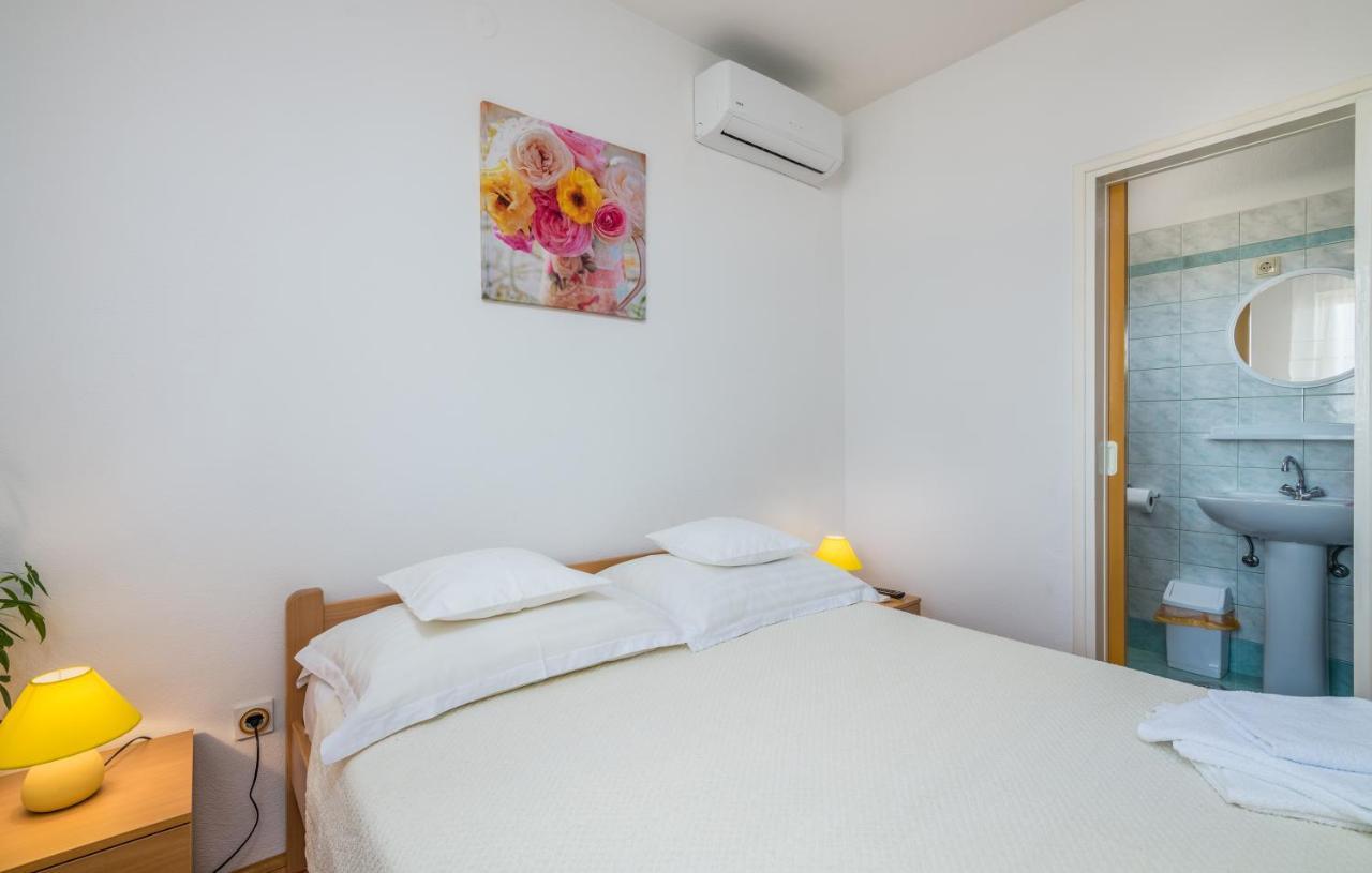 Rooms Valentino Vrh  Exterior foto